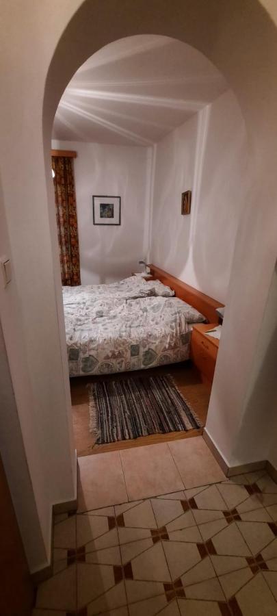 Hof Am Brunnen Apartment Корнаяно Екстериор снимка