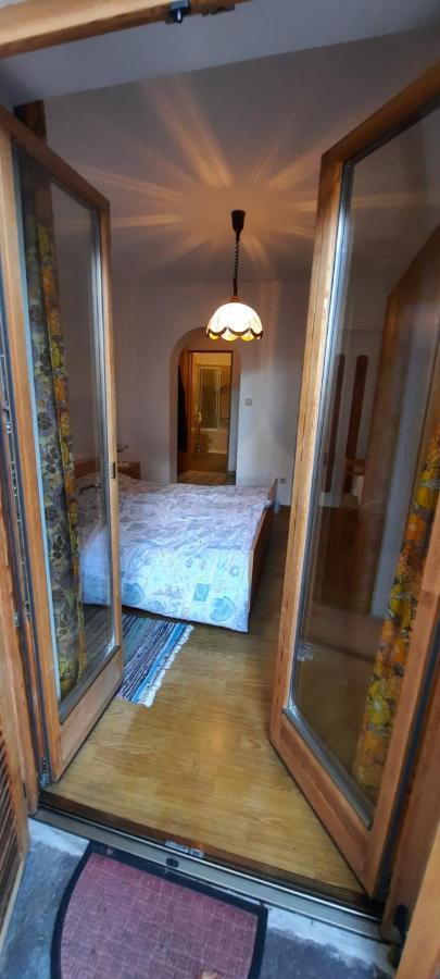 Hof Am Brunnen Apartment Корнаяно Екстериор снимка
